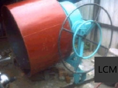 Batch mixer preparing the cement-sand slurry